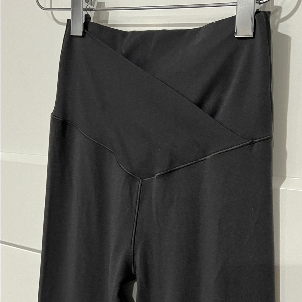 Offline by Aerie High Rise Flare Grey Legging Sz Small - Picture 4 of 11